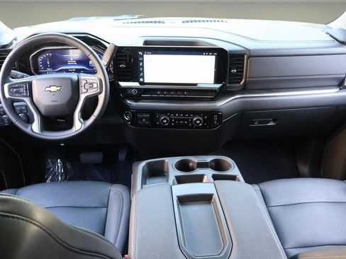 Used 2024 Chevrolet Silverado 2500 LTZ image 15