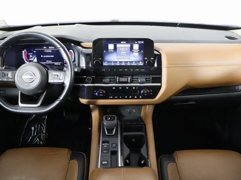 Used 2024 Nissan Pathfinder Platinum w/ Cargo Package image 31