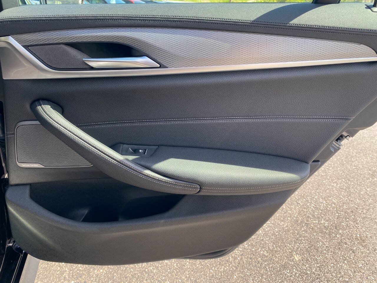 Used 2018 BMW 530i xDrive AWD/4WD image 30