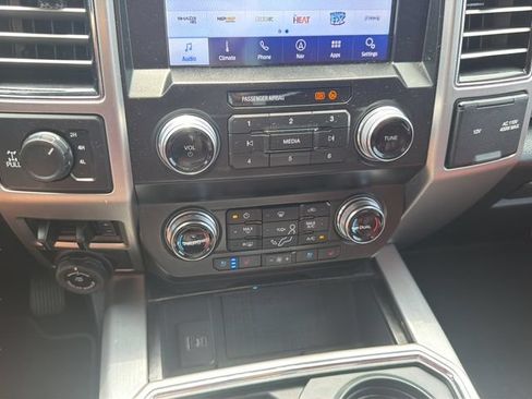 Used 2020 Ford F250 Platinum w/ FX4 Off-Road Package AWD/4WD image 28