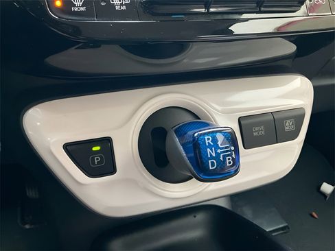 Used 2017 Toyota Prius Two w/ Prius Two Safety Plus Package image 24