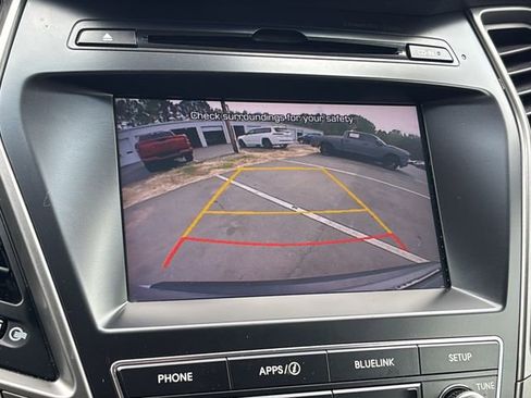 Used 2018 Hyundai Santa Fe SE image 19