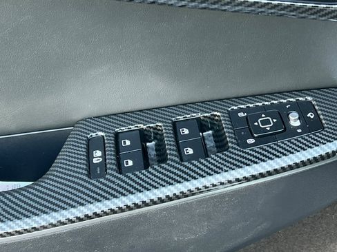 Used 2023 Kia EV6 Light image 12