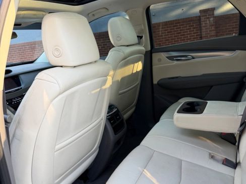 Used 2017 Cadillac XT5 Premium Luxury image 11