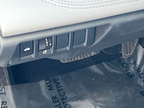 Used 2025 Subaru Legacy Limited image 10