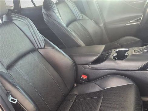 Used 2021 Toyota Venza XLE w/ Softex Package AWD/4WD image 19
