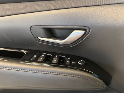 Used 2024 Hyundai Tucson Limited AWD/4WD image 19