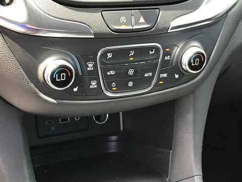 Certified 2024 Chevrolet Equinox LT FWD image 12