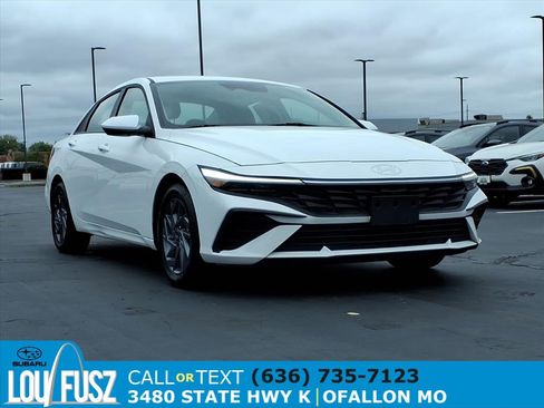 Used 2024 Hyundai Elantra SEL image 1