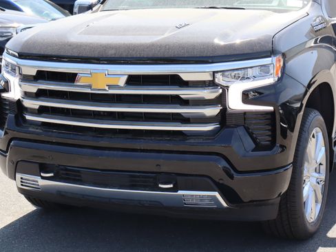 New 2026 Chevrolet Silverado 1500 High Country w/ High Country Premium Package AWD/4WD image 5