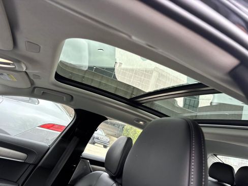 Used 2023 Volvo S90 B6 Ultimate w/ Lounge Package image 23