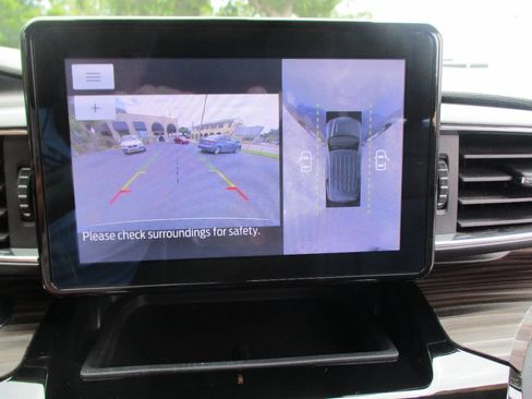 Used 2021 Ford Explorer Limited w/ Equipment Group 301A RWD image 19