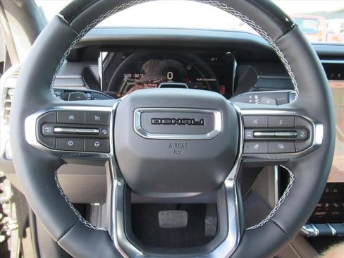 New 2026 GMC Acadia Denali Ultimate FWD image 21