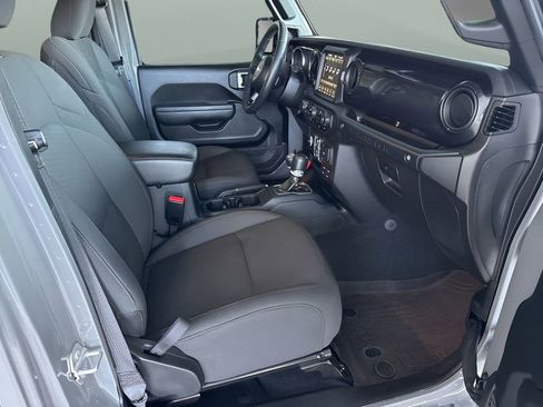 Used 2023 Jeep Wrangler Altitude image 25