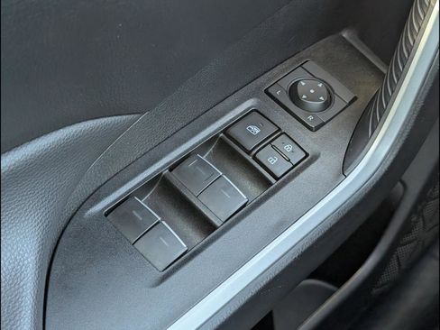 Used 2025 Toyota RAV4 XLE image 22