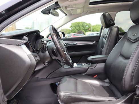 Used 2018 Cadillac XT5 Luxury w/ Driver Awareness Package AWD/4WD image 5