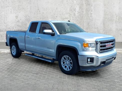 Used 2015 GMC Sierra 1500 SLE w/ SLE Value Package AWD/4WD image 2
