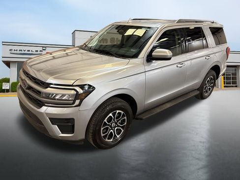 Used 2024 Ford Expedition XLT AWD/4WD image 9