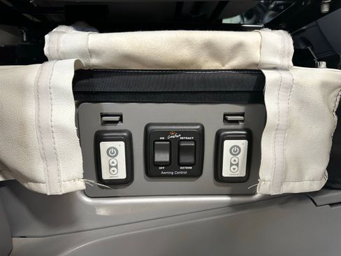 Used 2016 Mercedes-Benz Sprinter 3500 image 23