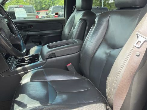 Used 2005 Chevrolet Silverado 3500 LT w/ Heavy-Duty Power Package AWD/4WD image 13