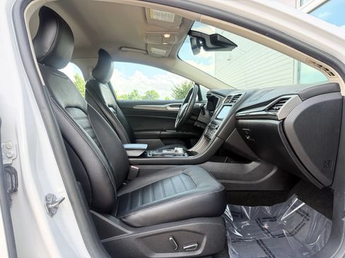 Used 2018 Ford Fusion SE w/ Equipment Group 602A FWD image 20