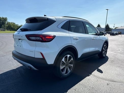 Used 2023 Ford Escape Platinum AWD/4WD image 7