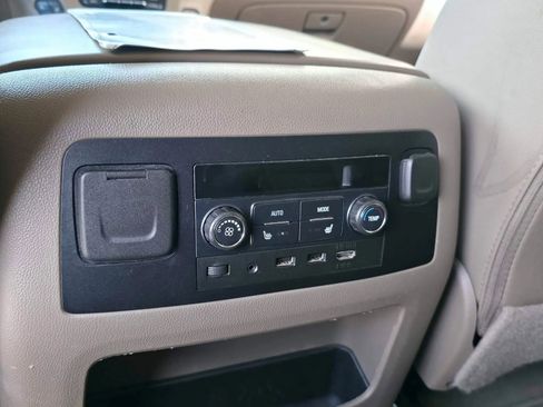 Used 2018 GMC Yukon XL SLT w/ Premium Edition AWD/4WD image 29