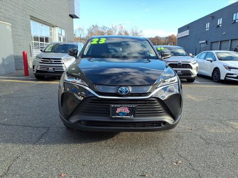 Certified 2023 Toyota Venza XLE image 2