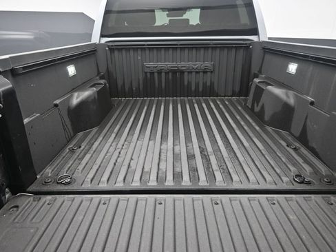 Used 2025 Toyota Tacoma TRD Off-Road image 33