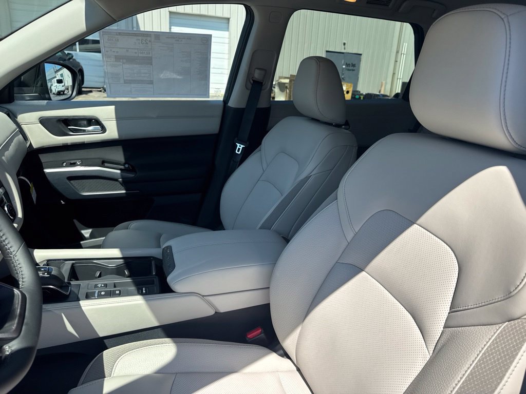 New 2026 Nissan Pathfinder SL FWD image 11