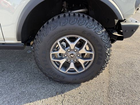 New 2025 Ford Bronco Badlands image 33