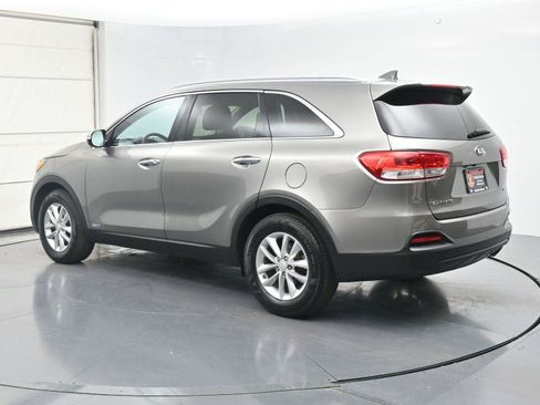 Used 2017 Kia Sorento AWD w/ LX Convenience Package image 23