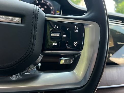 Used 2024 Land Rover Range Rover Long Wheelbase Autobiography image 30