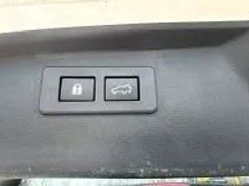 Used 2020 Subaru Outback Touring XT AWD/4WD image 18
