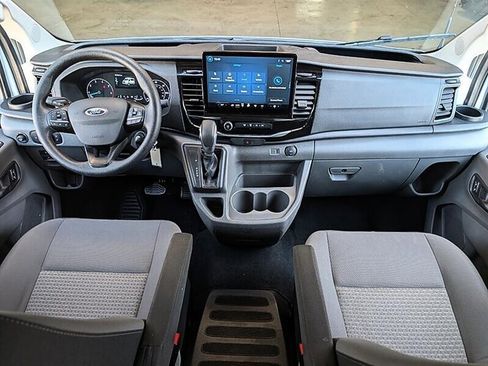 Used 2025 Ford Transit 350 XLT RWD image 3