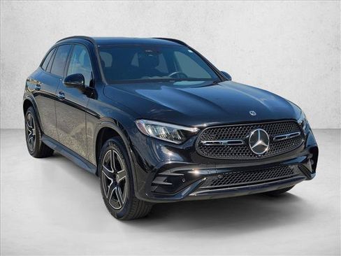 Used 2024 Mercedes-Benz GLC 300 image 3