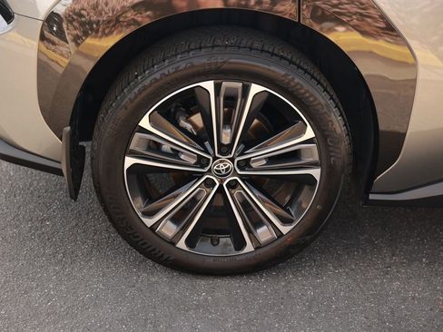 Used 2023 Toyota bZ4X Limited image 9