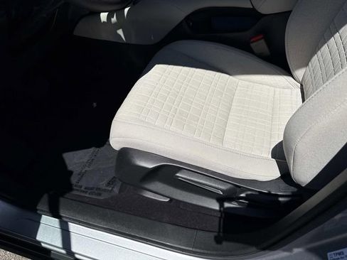 Used 2023 Honda HR-V LX image 15