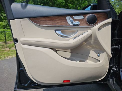 Used 2022 Mercedes-Benz GLC 300 4MATIC image 20