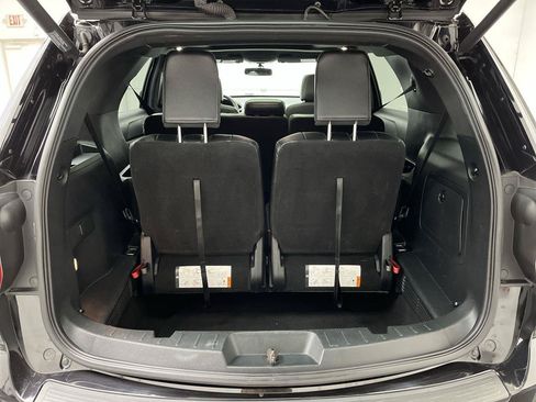 Used 2019 Ford Explorer XLT w/ Equipment Group 202A AWD/4WD image 33