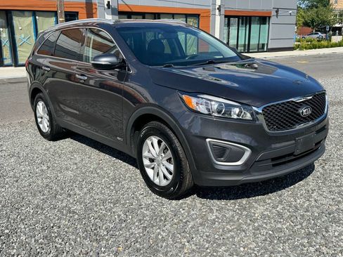 Used 2018 Kia Sorento AWD image 3