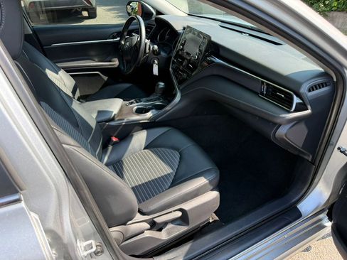 Used 2022 Toyota Camry SE w/ Carpet Mat Package (TMS) AWD/4WD image 27