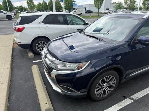 Used 2017 Mitsubishi Outlander SE AWD/4WD image 25