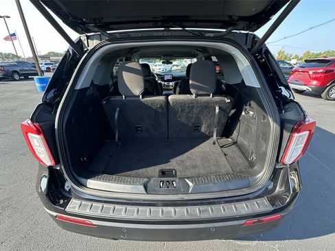 Used 2022 Ford Explorer XLT image 23
