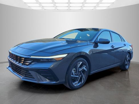 New 2026 Hyundai Elantra Limited image 3