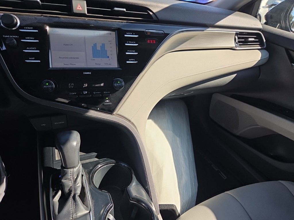 Used 2020 Toyota Camry SE FWD image 13