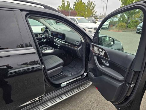 Used 2024 Mercedes-Benz GLS 580 GLS 580 image 12