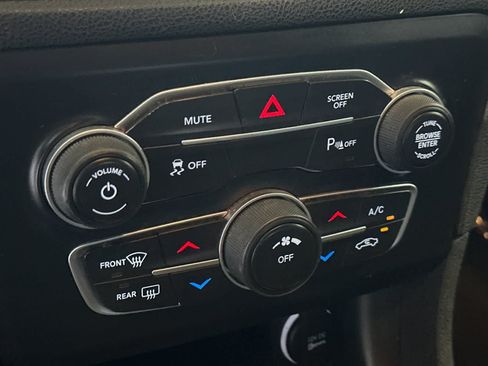 Used 2022 Dodge Charger SXT RWD image 20