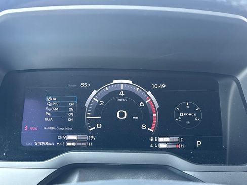 Used 2025 Toyota Tundra Limited AWD/4WD image 28