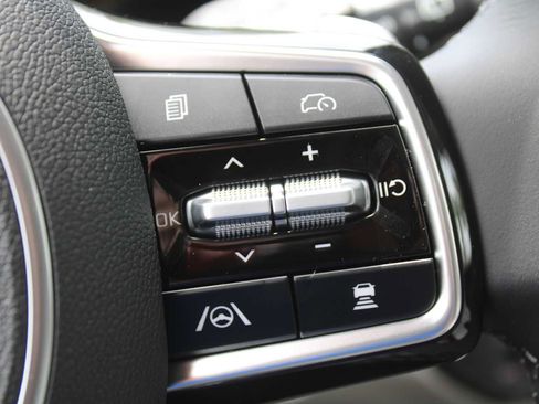 New 2025 Kia Sorento EX image 32